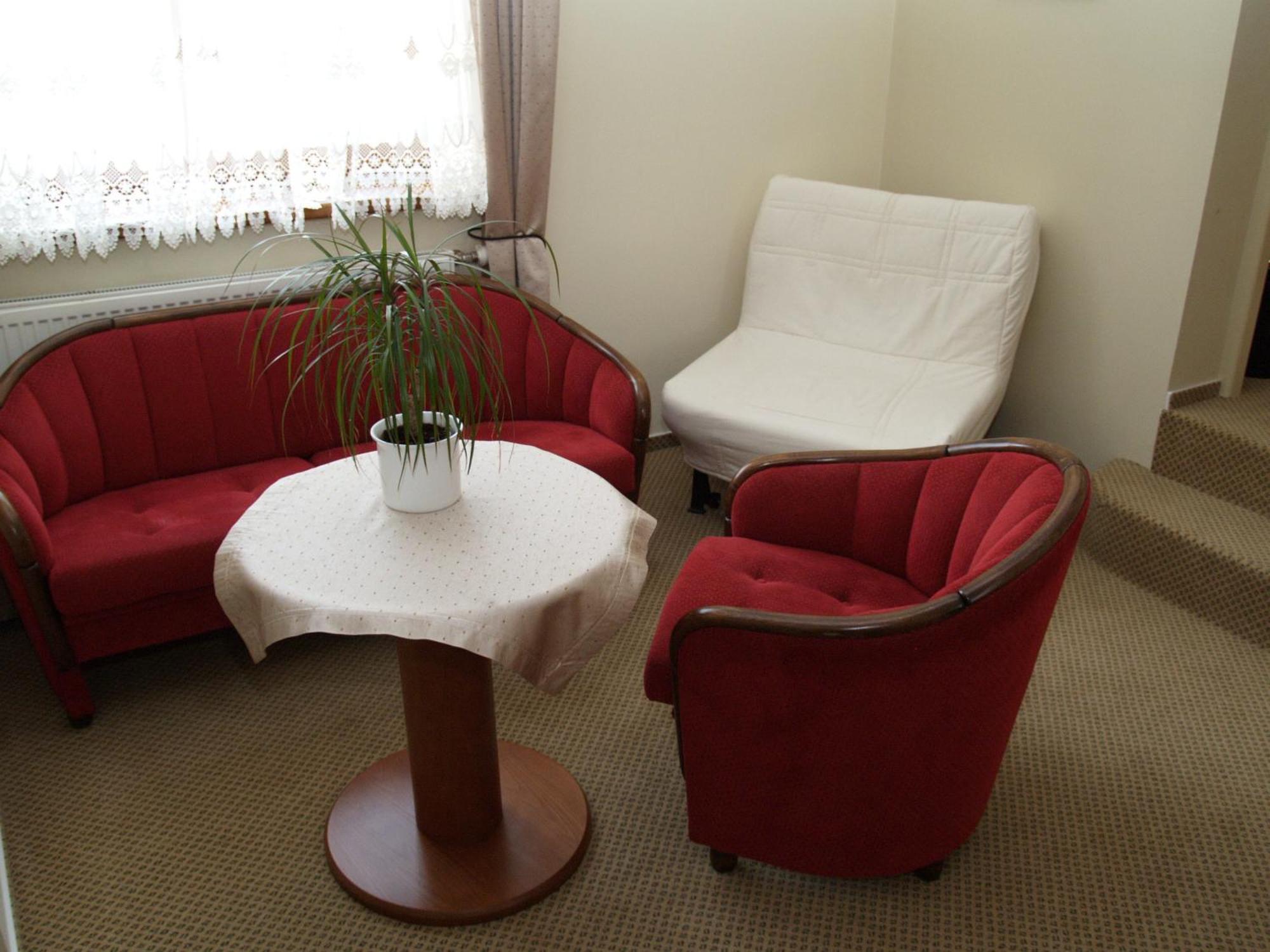 Park Hotel Tartuf Beladice Exterior photo