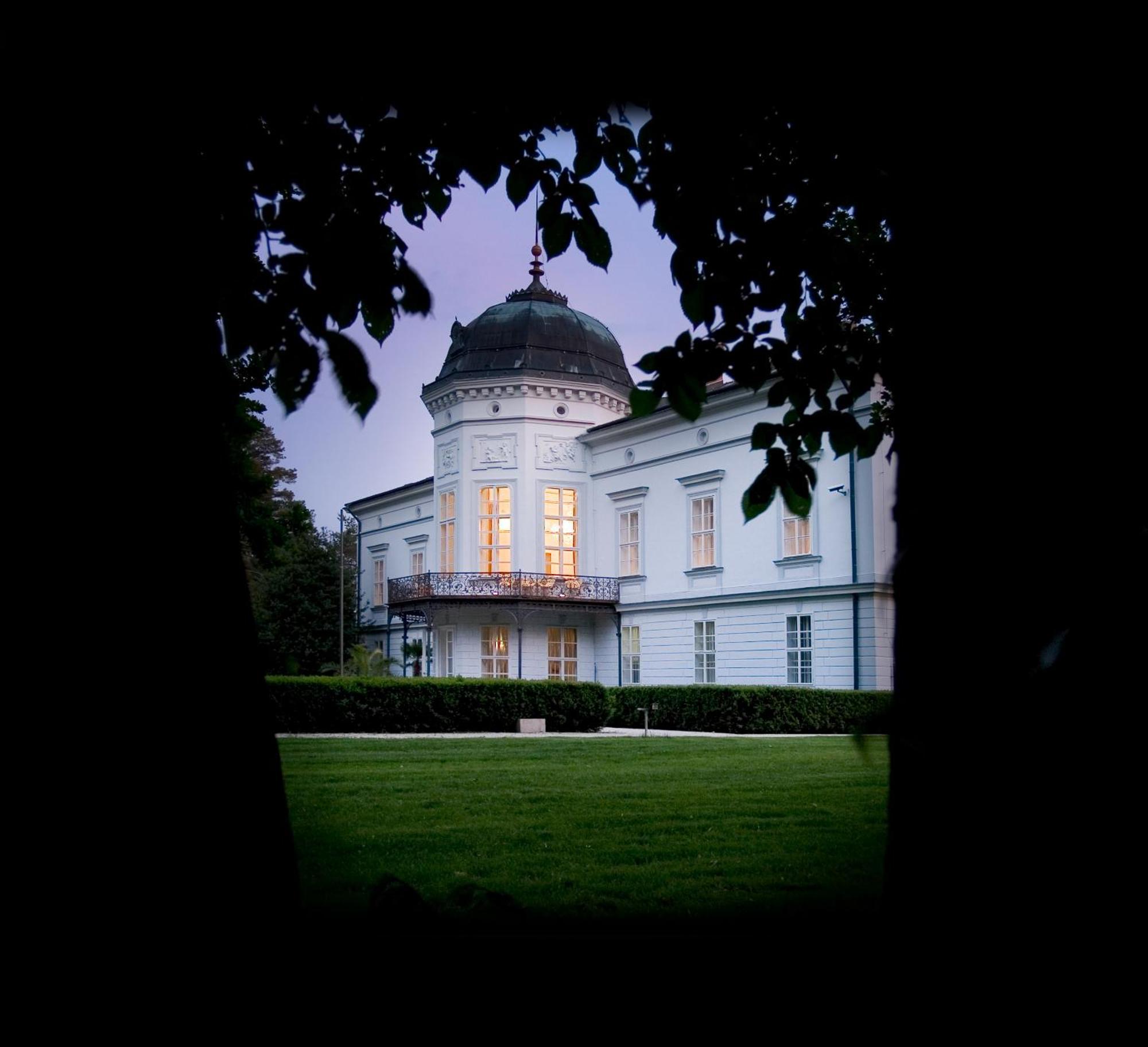 Park Hotel Tartuf Beladice Exterior photo